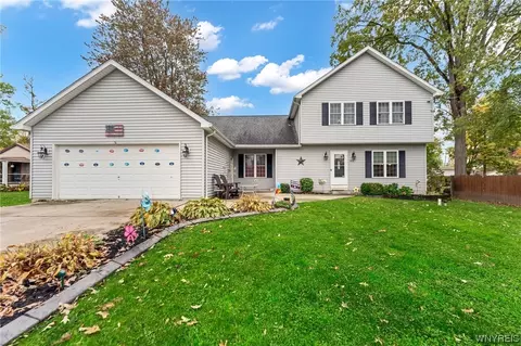 3853 Columbia St, Hamburg, NY 14075
