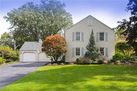 5221 Willowbrook Dr, Clarence, NY 14031