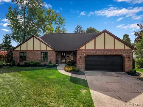 18 Kingsview Rd, Amherst, NY 14221