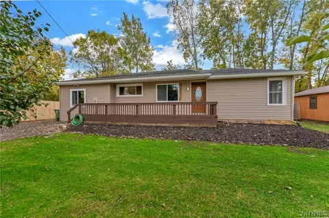95 Telegraph Rd, Royalton, NY 14105