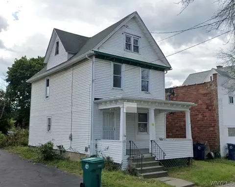 1725 Pierce Ave, Niagara Falls, NY 14301