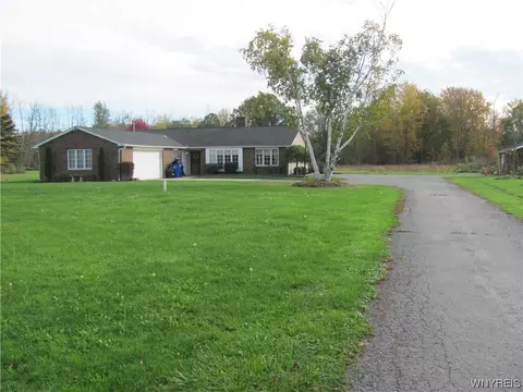 6371 Utley Rd, Newstead, NY 14001
