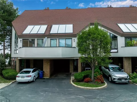 33 Harbour Pointe Cmn, Buffalo, NY 14202