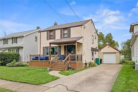 829 92nd St, Niagara Falls, NY 14304