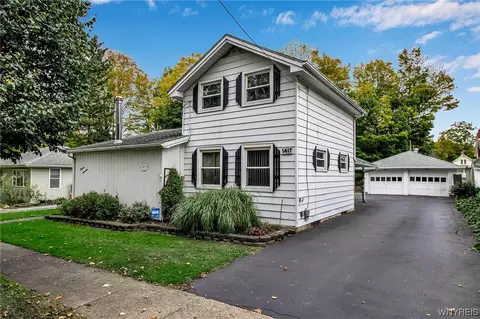 1417 Exchange St, Alden, NY 14004