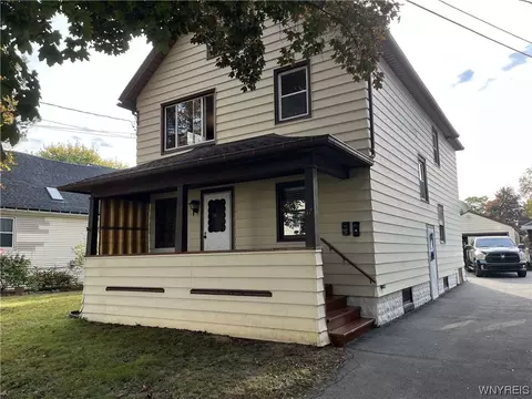 17 7th Ave, North Tonawanda, NY 14120