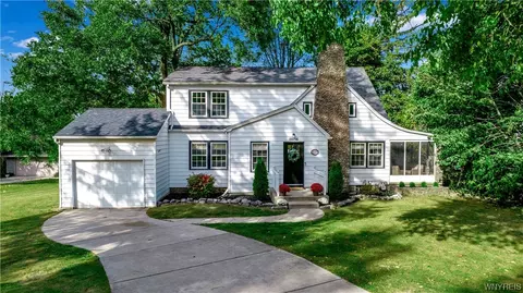 10056 Greiner Rd, Clarence, NY 14031