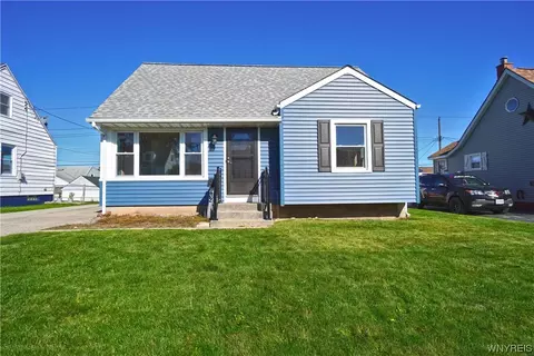 32 Daniel Ave, Cheektowaga, NY 14225
