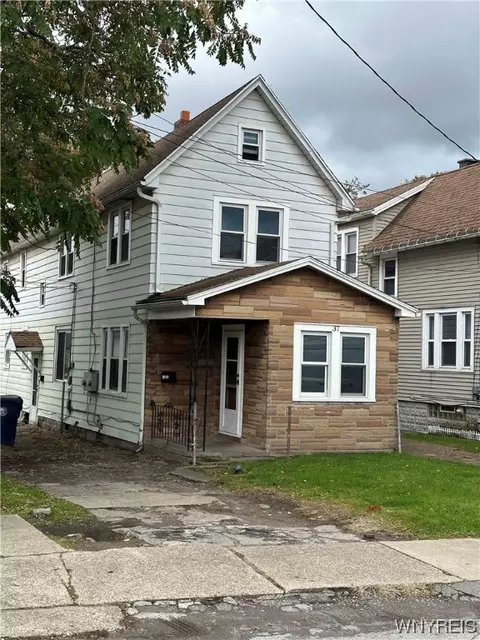 37 Caldwell Pl, Lackawanna, NY 14218