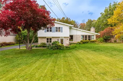 10 Nieman Dr, Orchard Park, NY 14127