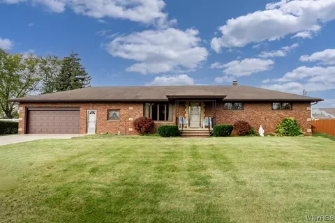 3510 Haseley Dr, Niagara, NY 14304