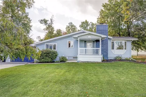 962 Whitehaven Rd, Grand Island, NY 14072