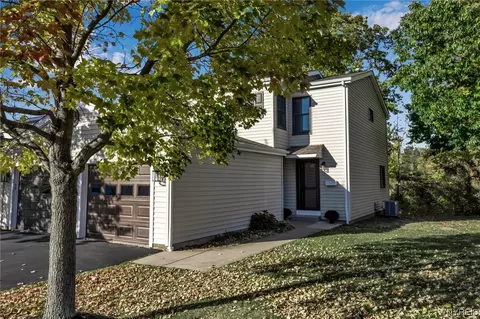3052 E River Rd, Grand Island, NY 14072