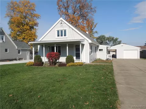 3802 Princeton Rd, Hamburg, NY 14075