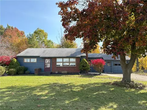 2225 Berg Rd, West Seneca, NY 14218