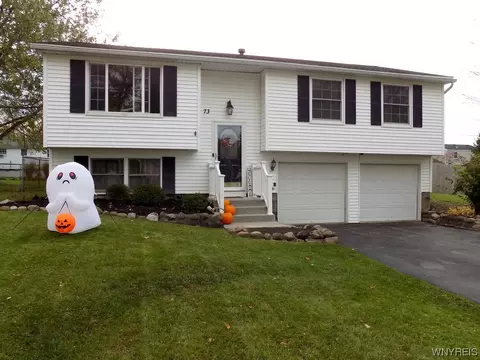 73 Chapel Glen Dr, Hamburg, NY 14075