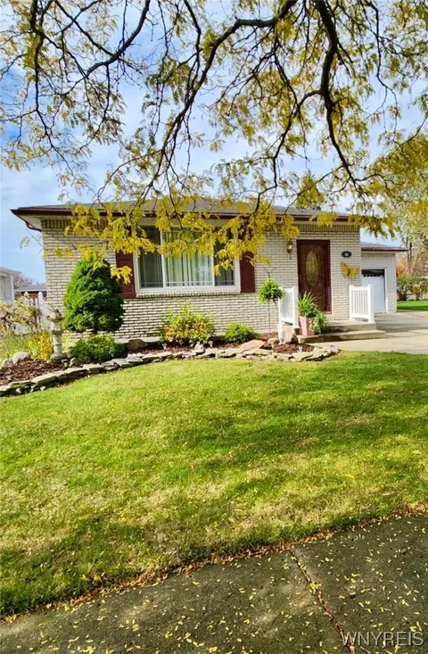 16 Jerome Ct, Cheektowaga, NY 14227