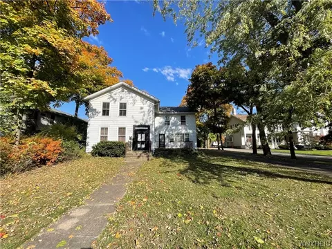 424 High St, Lockport, NY 14094