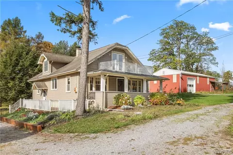 3388 Two Rod Rd, East Aurora, NY 14052