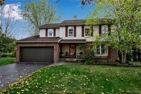 148 Stoneridge Ct, Aurora, NY 14052