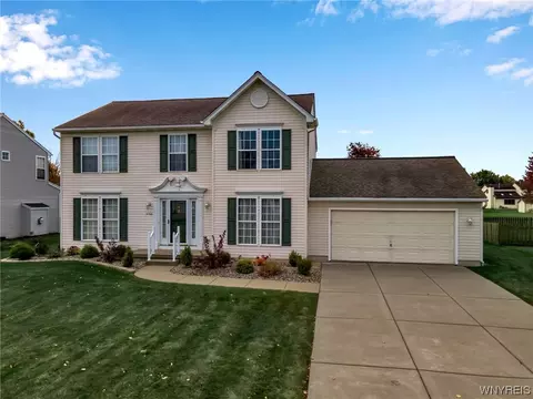 3766 Trails End Ln, Wheatfield, NY 14120