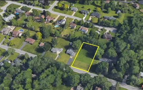 8079 Clarence Center Rd, Clarence, NY 14051