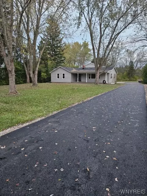 1541 Bowen Rd, Elma, NY 14059