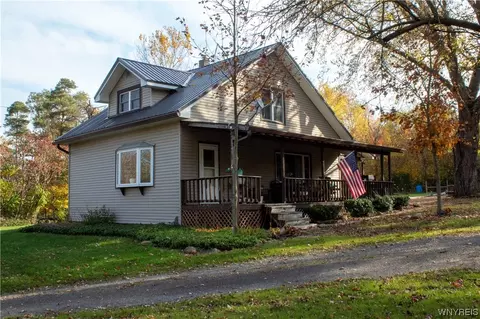 9220 Chautauqua Rd, Pomfret, NY 14063