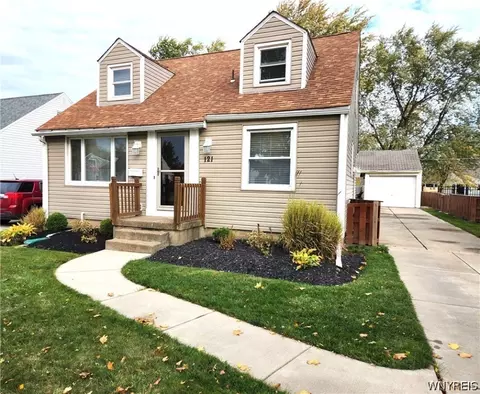 121 Calvin Ct S, Tonawanda, NY 14150