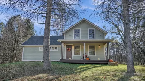 2566 Genesee Rd, Arcade, NY 14009