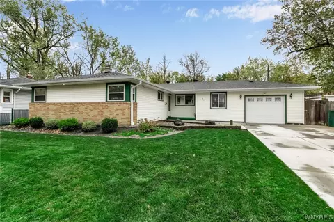 93 Sweet Briar Rd, Tonawanda, NY 14150