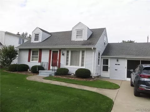 1084 Parkhurst Blvd, Tonawanda, NY 14150