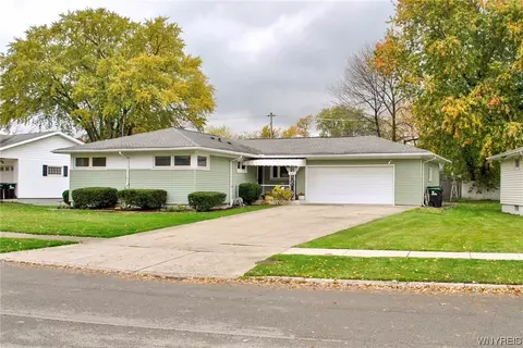 288 Evergreen Dr, Tonawanda, NY 14150