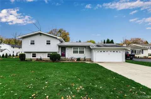 8485 East Ave, Royalton, NY 14067