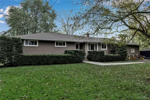 6757 Townline Rd, Pendleton, NY 14120