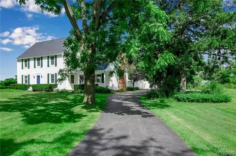 6751 Salt Rd, Clarence, NY 14031