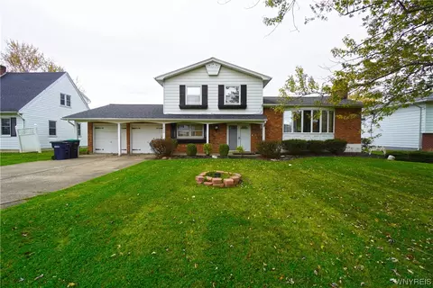 2708 Stony Point Rd, Grand Island, NY 14072