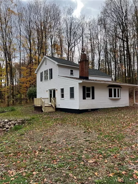 1165 Sierk Rd, Bennington, NY 14011