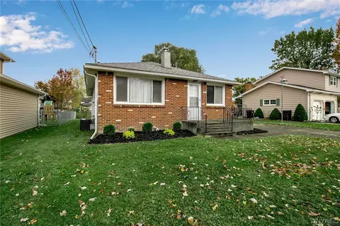 158 Harvey Dr, Lancaster, NY 14086