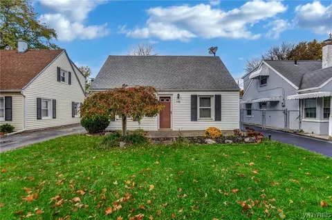 598 Emerson Dr, Amherst, NY 14226