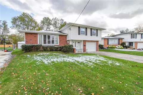 151 Cranwood Dr, West Seneca, NY 14224