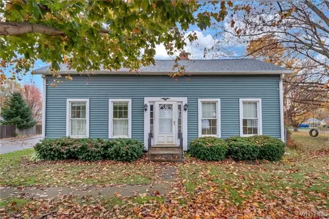7153 Sisson Hwy, Hamburg, NY 14075