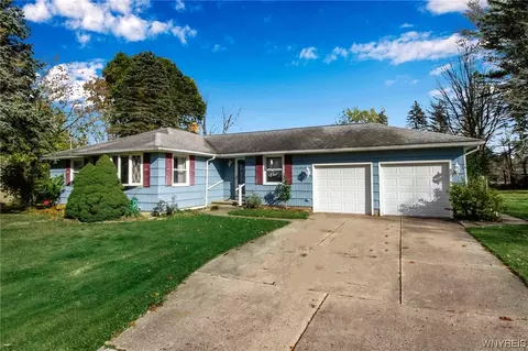473 Creekside Dr, Alden, NY 14004