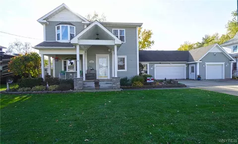 4818 Rogers Rd, Hamburg, NY 14075
