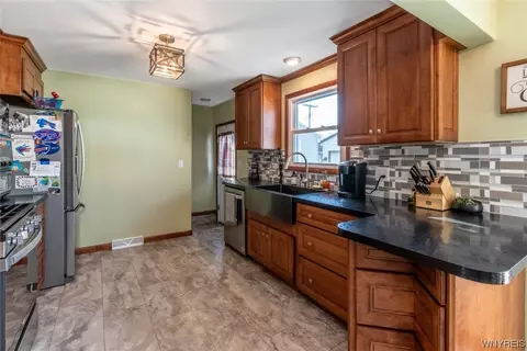 4357 E Frontier Dr, Buffalo, NY 14219 photo 14
