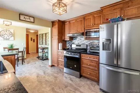 4357 E Frontier Dr, Buffalo, NY 14219 photo 16