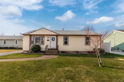 4357 E Frontier Dr, Buffalo, NY 14219