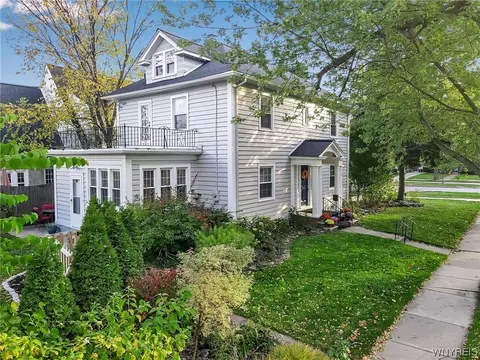 332 Lincoln Pkwy, Buffalo, NY 14216