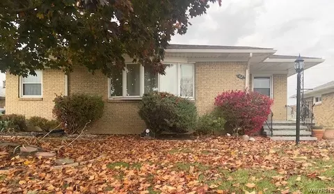 62 Weber Rd, Lackawanna, NY 14218