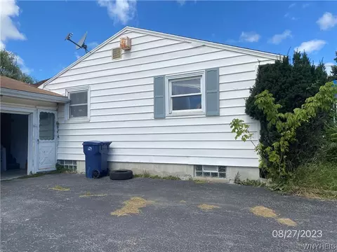 173 Trowbridge St, Lockport, NY 14094